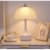 Bedroom Bedhead Desk Lamp 2024 New Light Luxury Luxury Luxury Sleep Lamp Birthday Gift Female Atmosphere Decorative Desk Lamp
